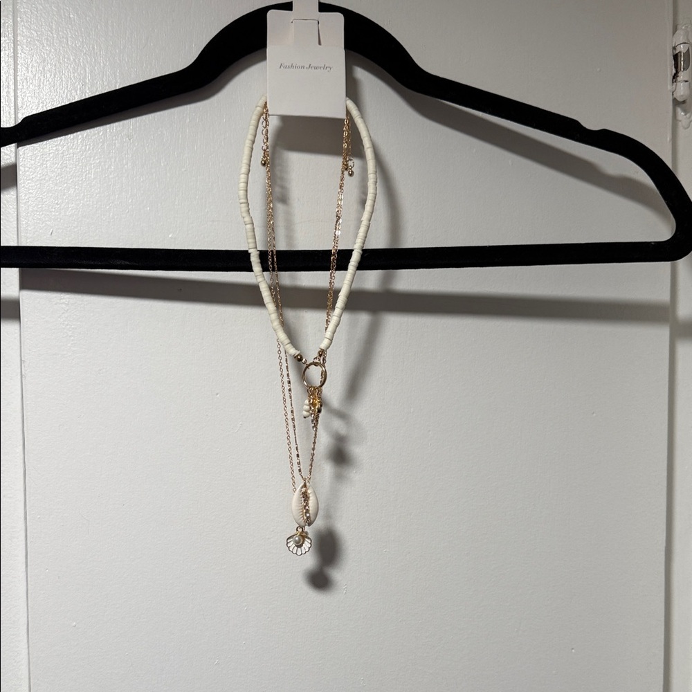 Fashion Jewelry White and Gold Necklace